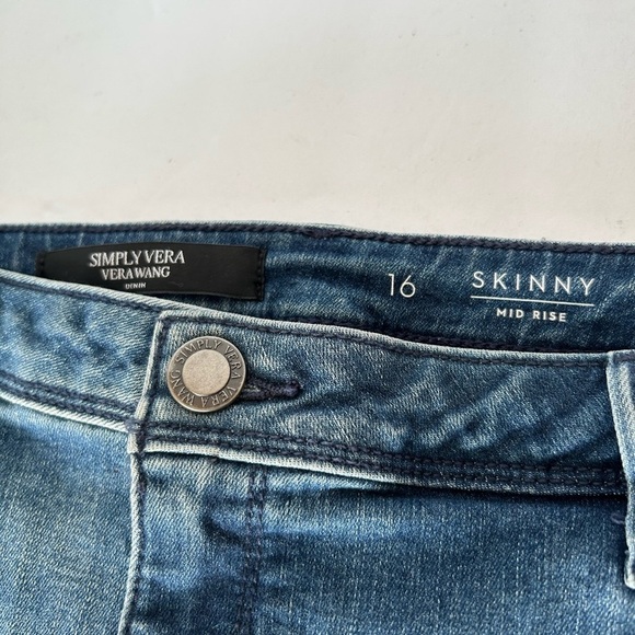 NWOT Simply Vera Vera Wang Embellished Skinny Mid Rise Jeans - Picture 2 of 12